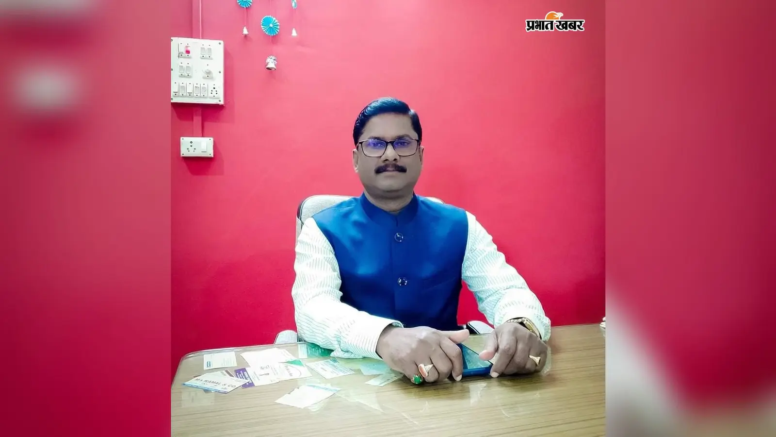 दिशा की बैठक में मुख्य पार्षद ने सांसद को सौंपा पत्र, सड़क, जलजमाव और जमीन खरीद-बिक्री का मुद्दा उठाया