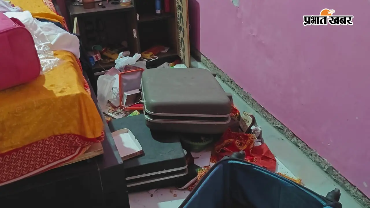 शहर के दिलावरपुर में वनकर्मी के बंद घर से 10 लाख के जेवरात व अन्य समान की चोरी