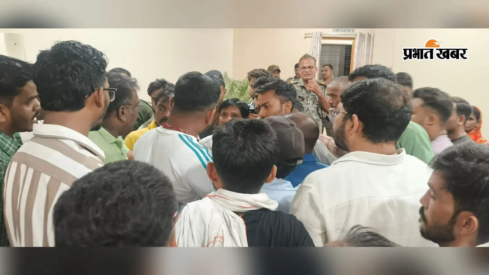 बरवाअड्डा थाना में भिड़े विधायक जयराम और मुखिया समर्थक, फर्जी हस्ताक्षर से प्रमाण पत्र बनाने मामले में बढ़ा विवाद