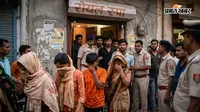 अलीगढ़ के स्पा सेंटर पर पुलिस का छापा, गेट खुलने पर चेहरा ढककर निकलीं युवतियां, 6 युवक हिरासत में