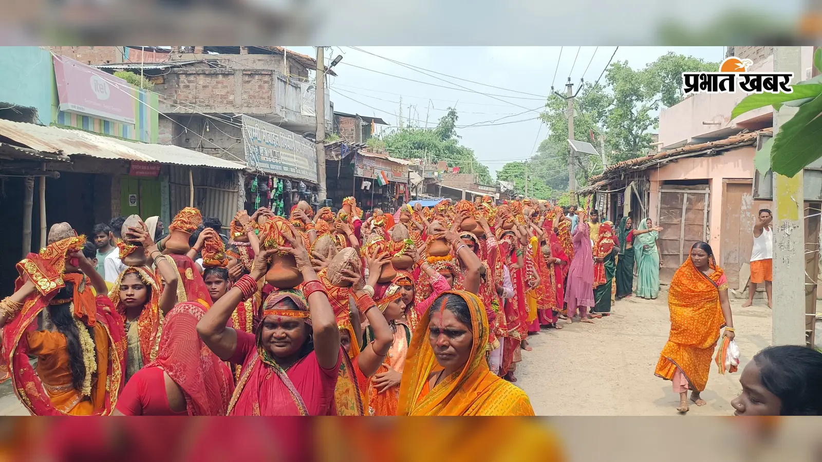 108 कन्याओं के साथ निकली भव्य कलश शोभायात्रा, सावन की अंतिम सोमवारी पर होगा शिवलिंग का अभिषेक