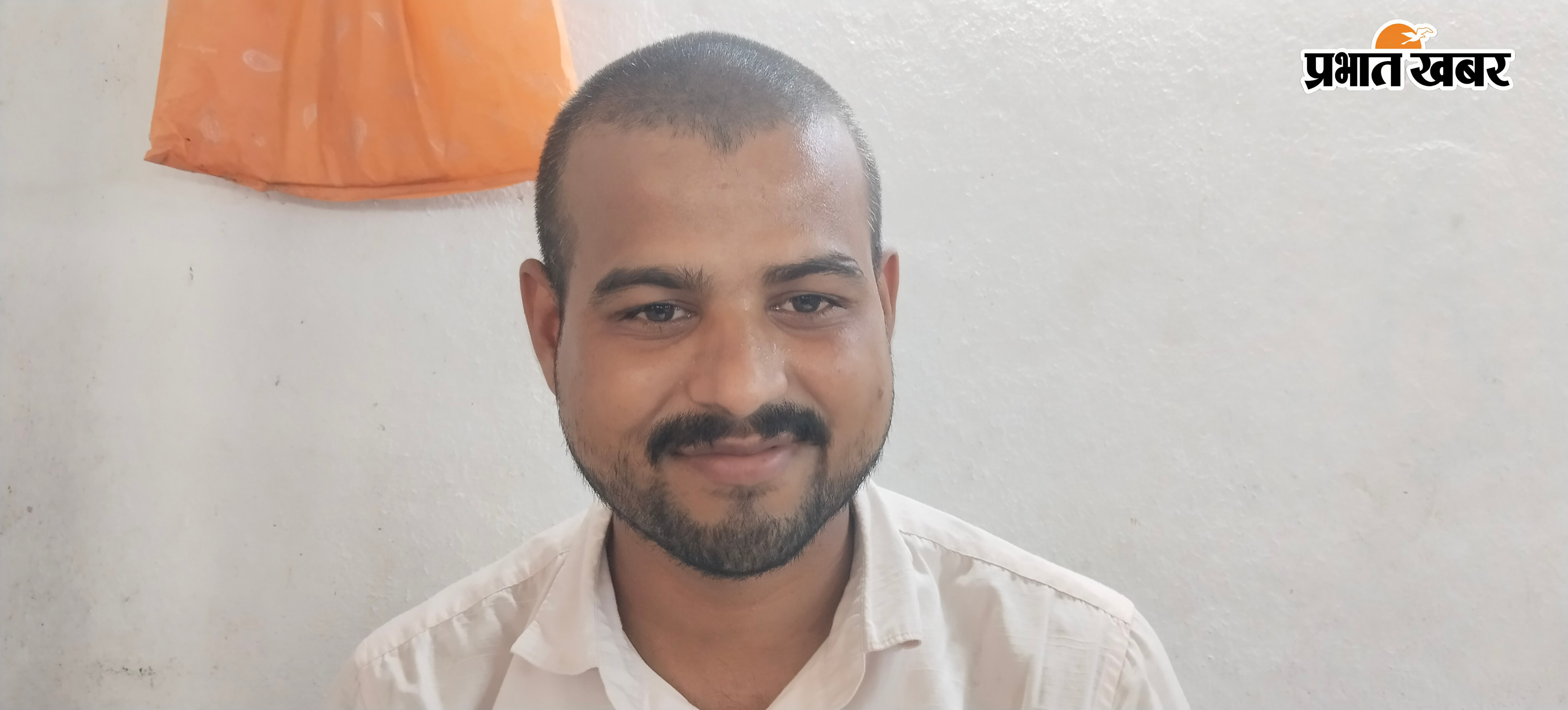 1.मधुबन में रेडिमेड नाईट पैंट की फैक्ट्री में काम करते कारीगर 2.फोटो-विकास कुमार | Prabhat Khabar Network