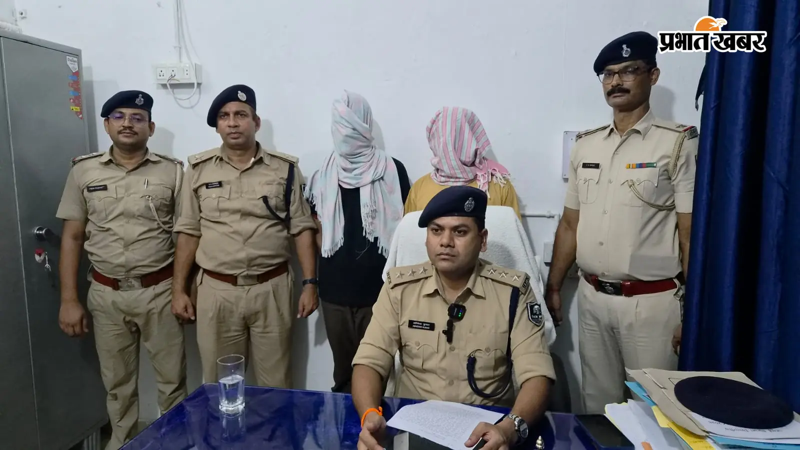 80 मोबाइल, 125 वारदातें और 14 लाख की ठगी! जमुई पुलिस ने फर्जी सिम बांटने वाले नेटवर्क के दो गुर्गों को दबोचा