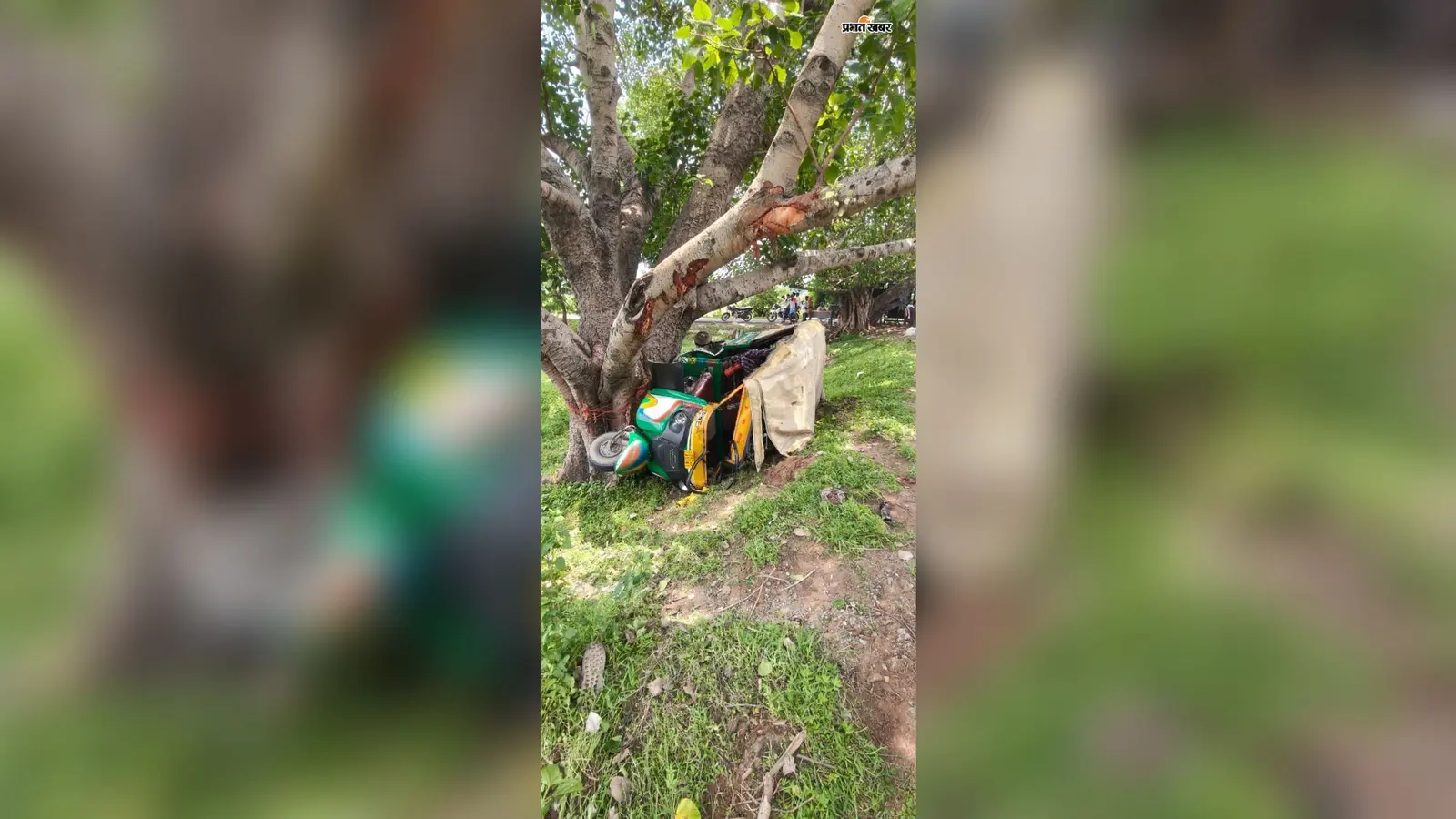 रोहतास: तिलौथू में बोलेरो-टेंपो की जोरदार टक्कर, CRPF जवान की मौत; पत्नी, मां और दो बच्चे गंभीर रूप से घायल