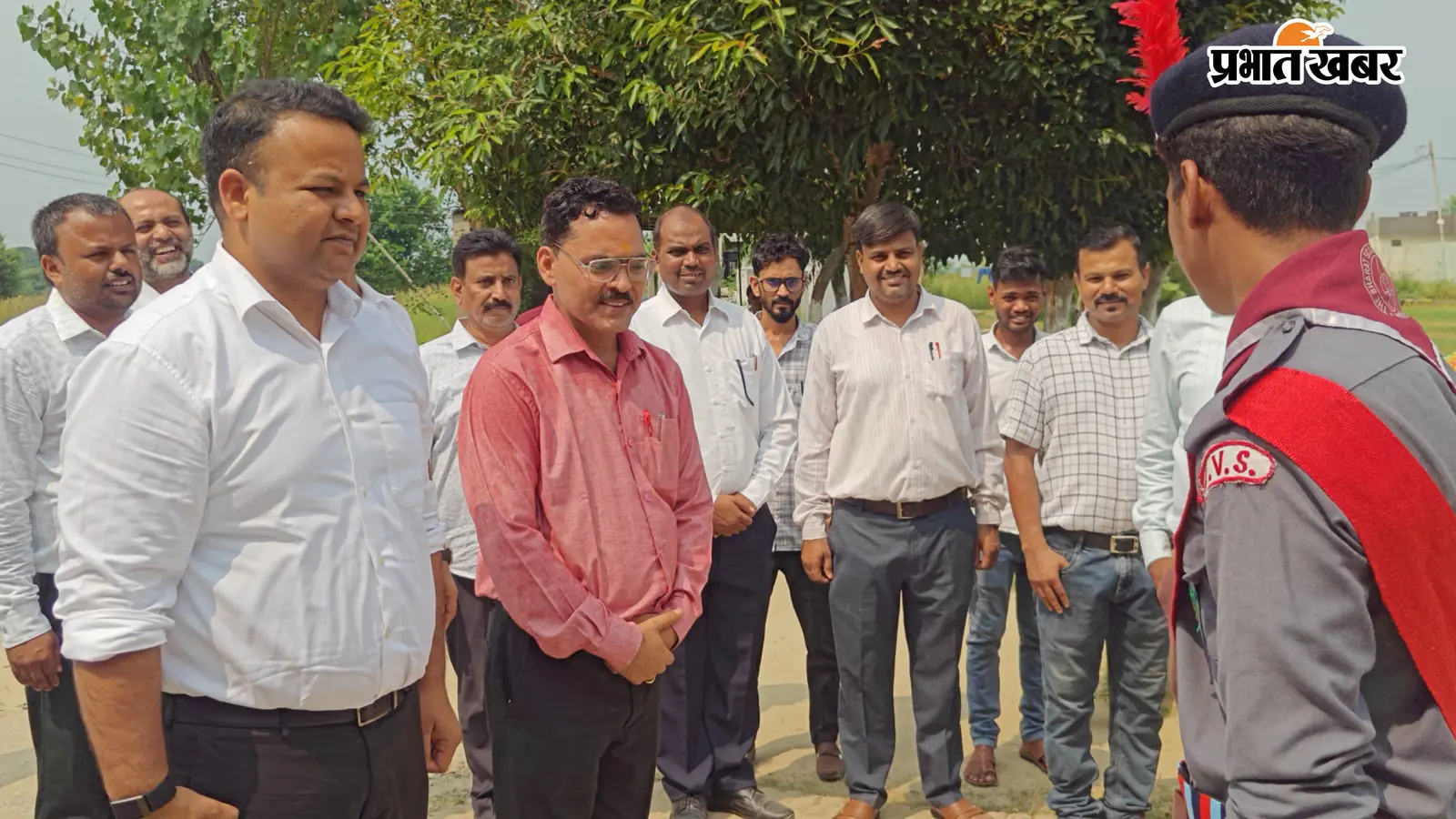 गोपालगंज के उचकागांव में डीएम की अध्यक्षता में जवाहर नवोदय विद्यालय प्रबंध समिति की बैठक, विकास कार्यों पर चर्चा