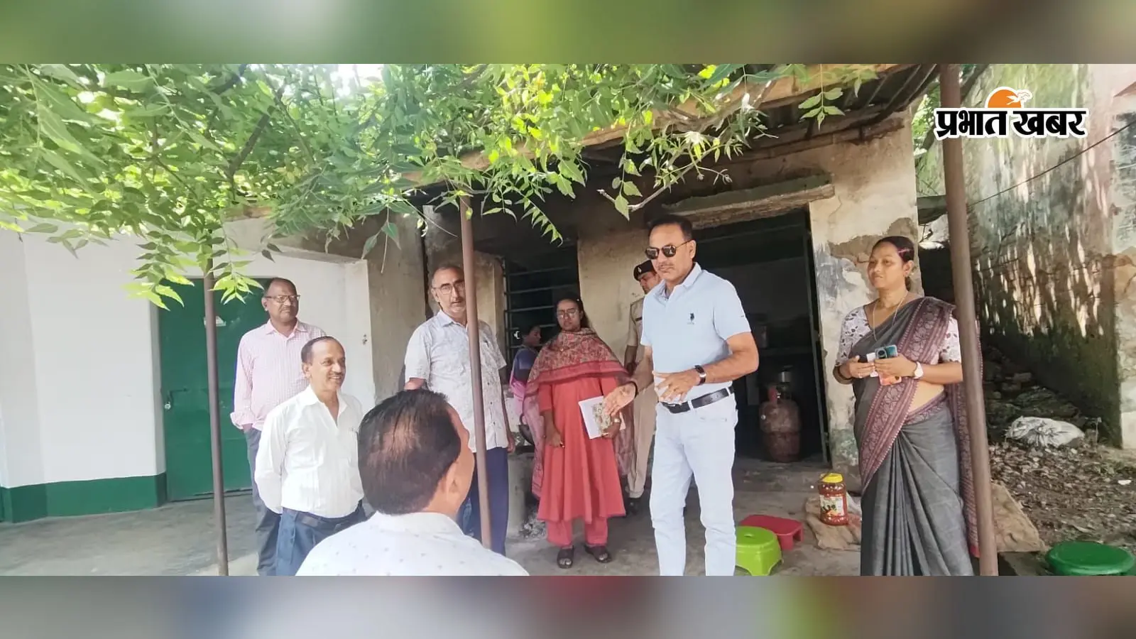 डीडीसी ने तीन स्कूलों का किया औचक निरीक्षण, कम उपस्थिति पर जताई नाराजग