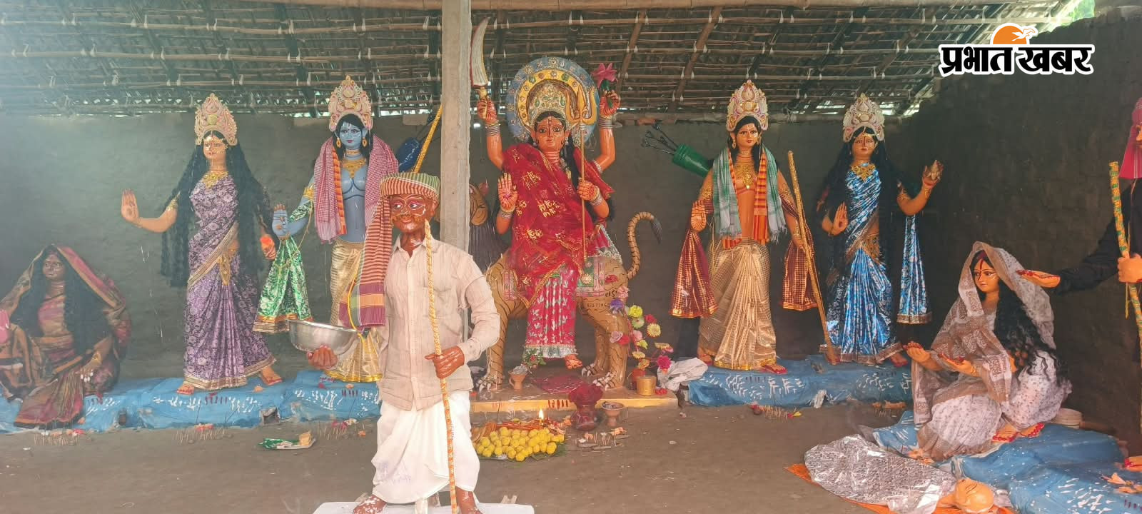 मेला परिसर में पूजा-अर्चना करते श्रद्धालु | Prabhat Khabar Network