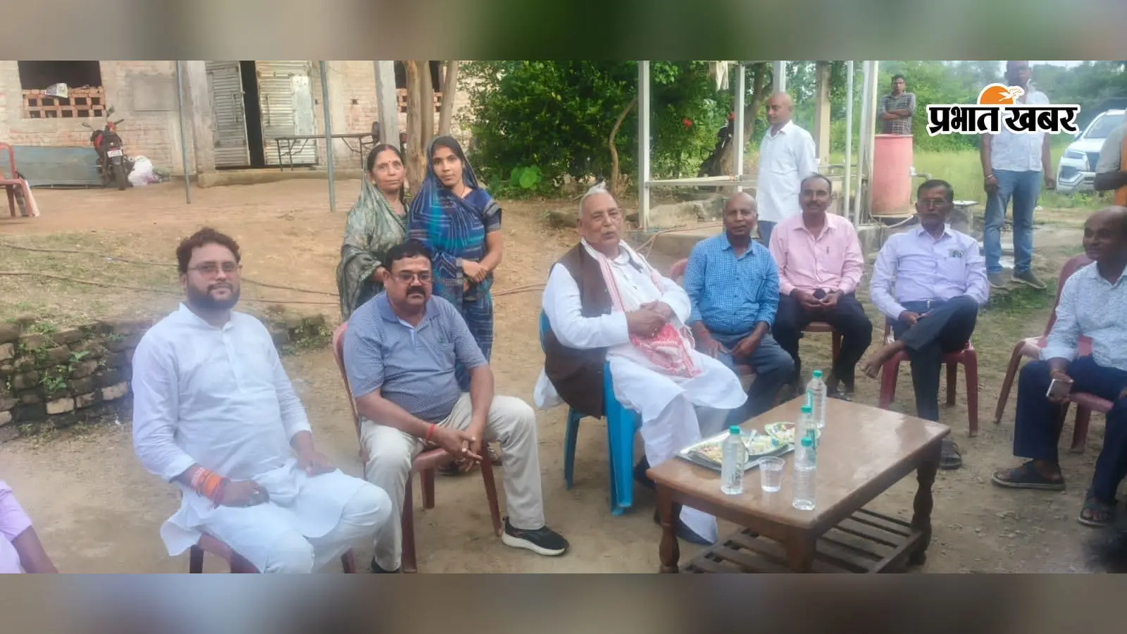 नावा बाजार में ब्रह्मभोज में उमड़ी भीड़, पूर्व स्वास्थ्य मंत्री रामचंद्र चंद्रवंशी समेत सैकड़ों लोगों ने दी श्रद्धांजलि