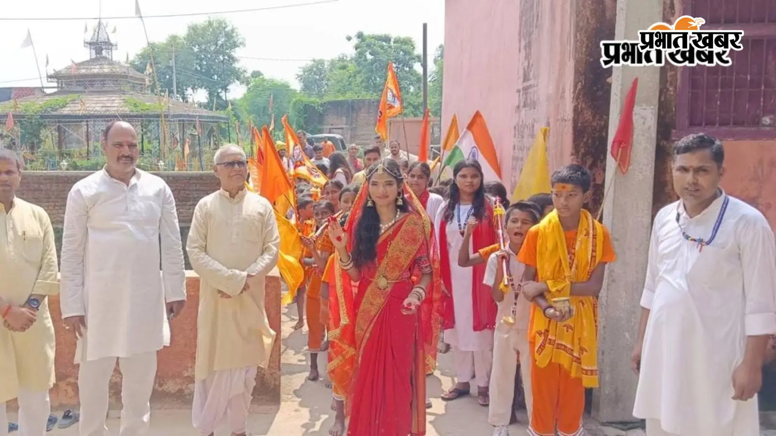 श्रावण मास में सरस्वती शिशु मंदिर के छात्रों ने निकाली भव्य कांवड़ यात्रा, किया शिव का जलाभिषेक