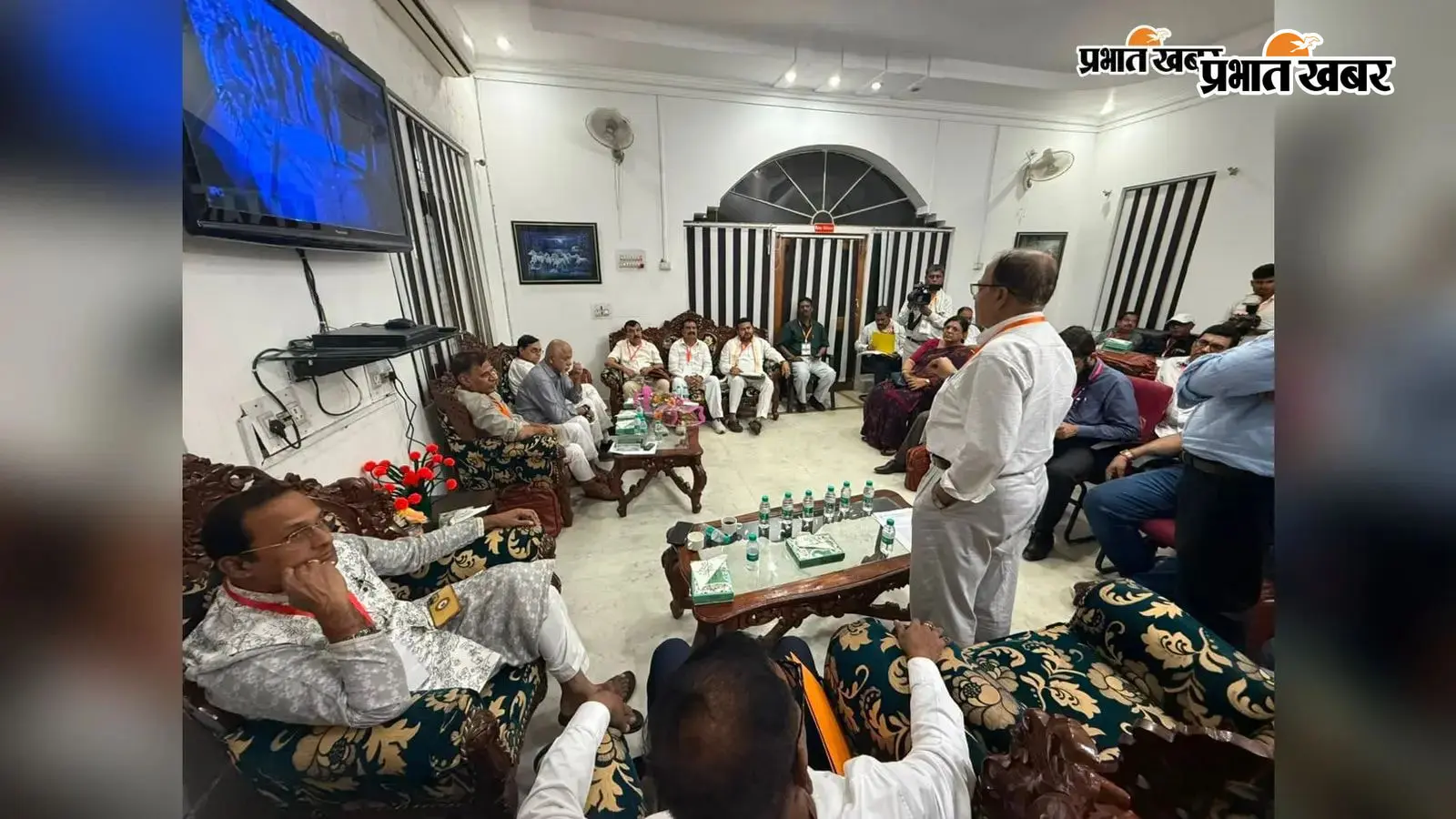नवादा में सीनेट की बैठक में विधान पार्षद अशोक यादव ने उठायी छात्रों के हितों की मांग, पीजी की पढ़ाई शुरू कराने पर जोर