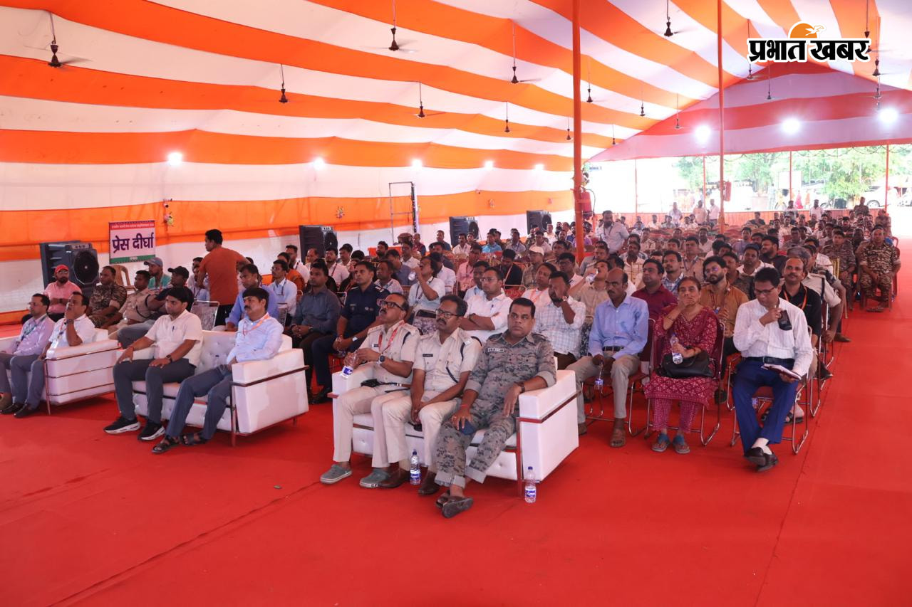 बासुकिनाथ में दंडाधिकारी व पुलिस पदाधिकारियों का ब्रीफिंग करते डीसी, एसपी | Prabhat Khabar Network