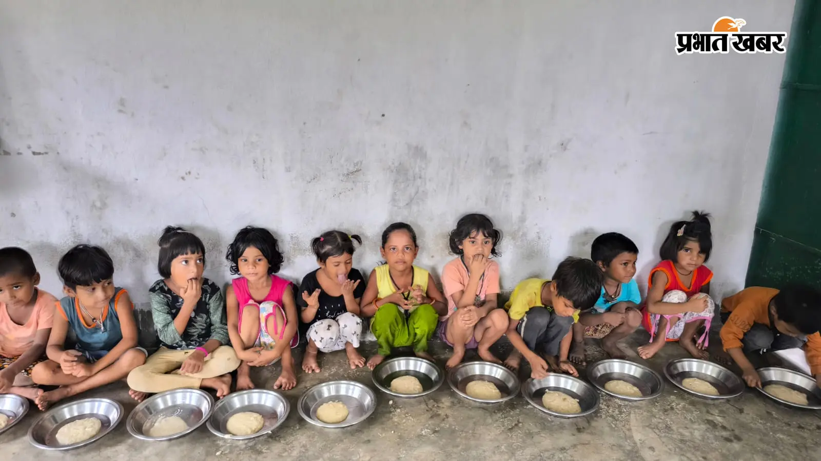 पोषाहार का बजट अटका, बच्चों की थाली में सिर्फ सूजी का हलवा
