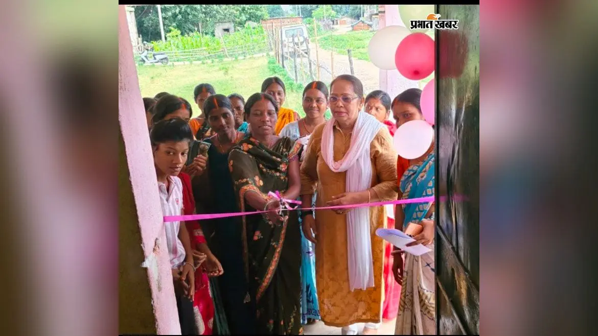 बिरहोर महिलाओं को स्वरोजगार से जोड़ने के लिए सिलाई प्रशिक्षण शुरू