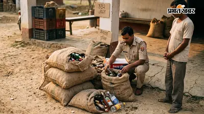 बेतिया: चार बोरों में छिपाकर रखी थी नेपाली शराब, मैनाटाड़ पुलिस ने 332 बोतल की जब्त