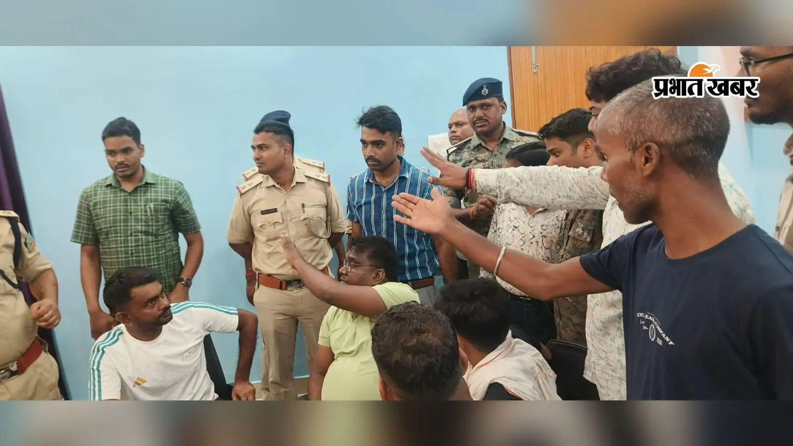 धनबाद में विधायक जयराम महतो व मुखिया पुत्र पर केस दर्ज, थाना में की थी मारपीट