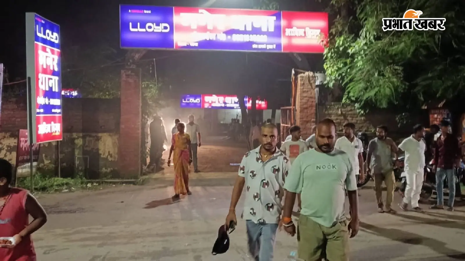 पटना: मनेर थाना के मुख्य गेट के पास बेखौफ अपराधियों ने हथियार लहराते हुए की फायरिंग, दानापुर की ओर हुए फरार; CCTV खंगालने में जुटी पुलिस