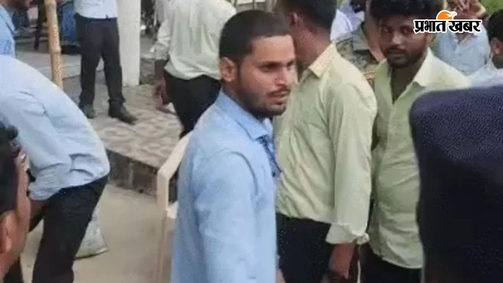 सीवान में नर्सिंग छात्रों का हंगामा, रिजल्ट से नाराज विद्यार्थियों ने कॉलेज में की तोड़फोड़