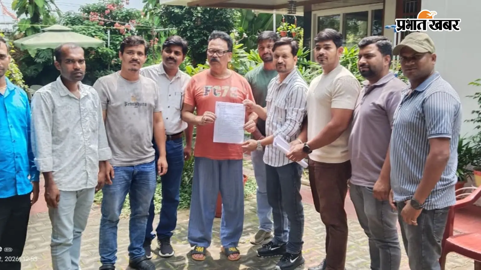 सांसद से मिले डाटा एंट्री ऑपरेटर, क्या मंत्री से मुलाकात के बाद सुलझेगा मामला