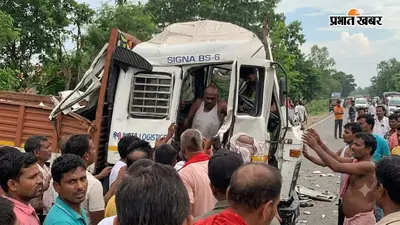 राजहरा में दो ट्रेलरों की टक्कर, केबिन में फंसा चालक; काफी मशक्कत के बाद निकाला गया
