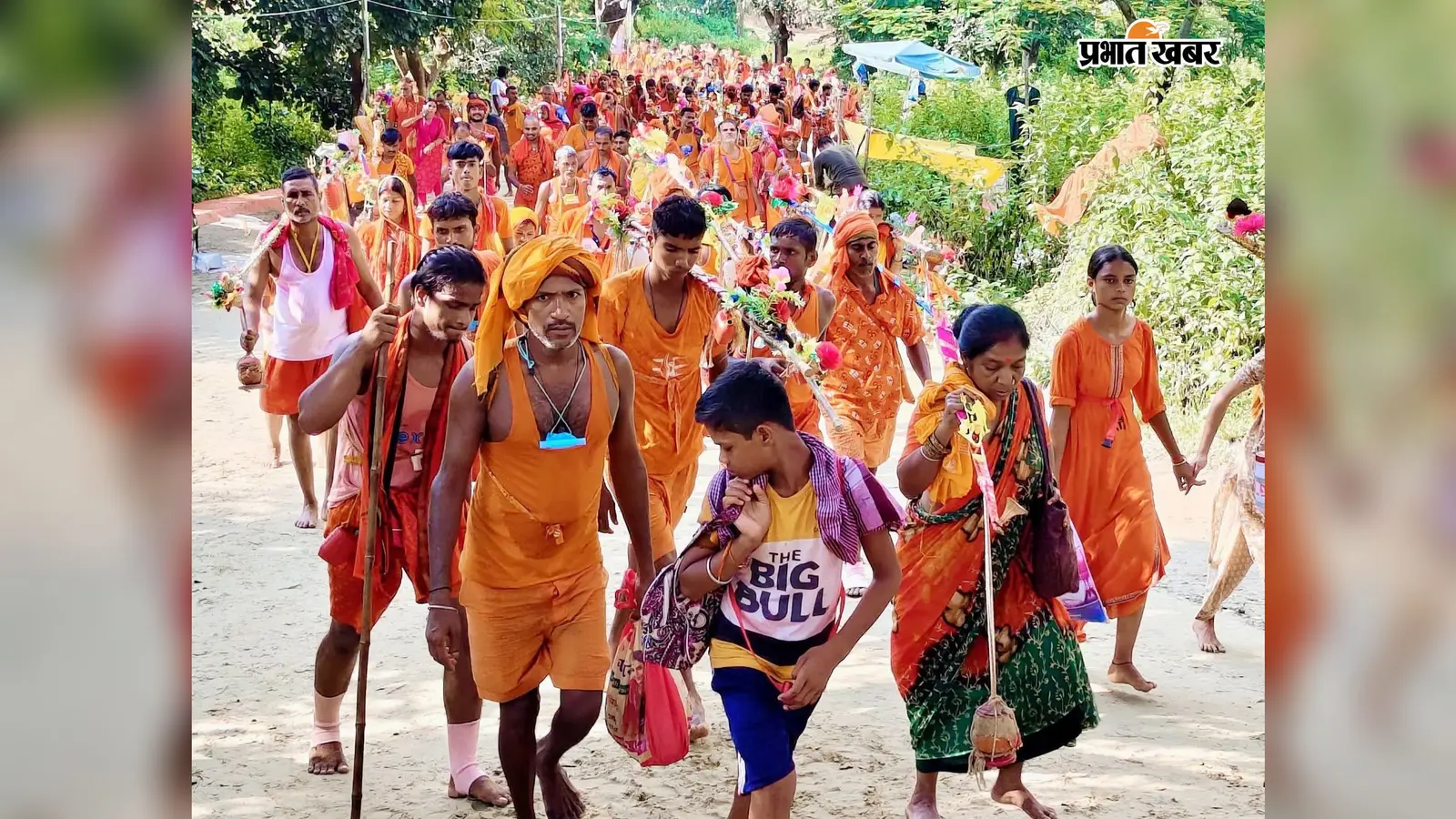 अंतिम सोमवारी को लेकर कांवरिया पथ पर उमड़ा आस्था का सैलाब, बोल-बम के जयघोष से शिवमय हुआ कटोरिया