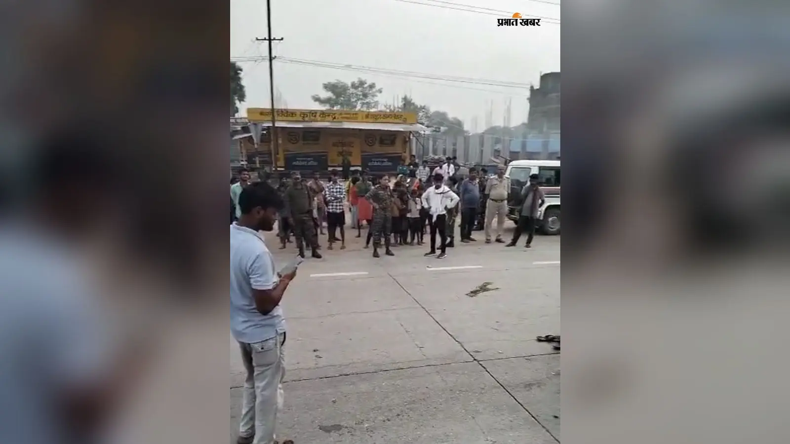 गया जी में NH-2 पर सड़क हादसा, ट्रक की चपेट में आने से 35 वर्षीय युवक की मौत
