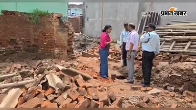 अस्पताल की जमीन पर रातों-रात खड़ी कर दी दीवार, डीएम ने दिए प्राथमिकी के निर्देश