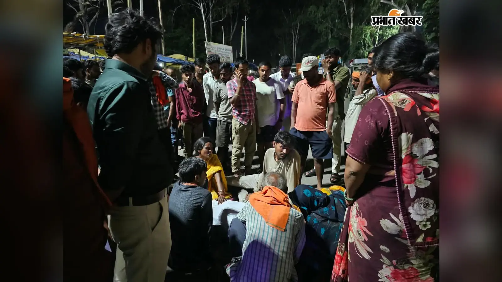 बालूमाथ में 11 हजार वोल्ट तार की चपेट में आने से हाइवा चालक की मौत, परिजनों ने NH-22 जाम किया