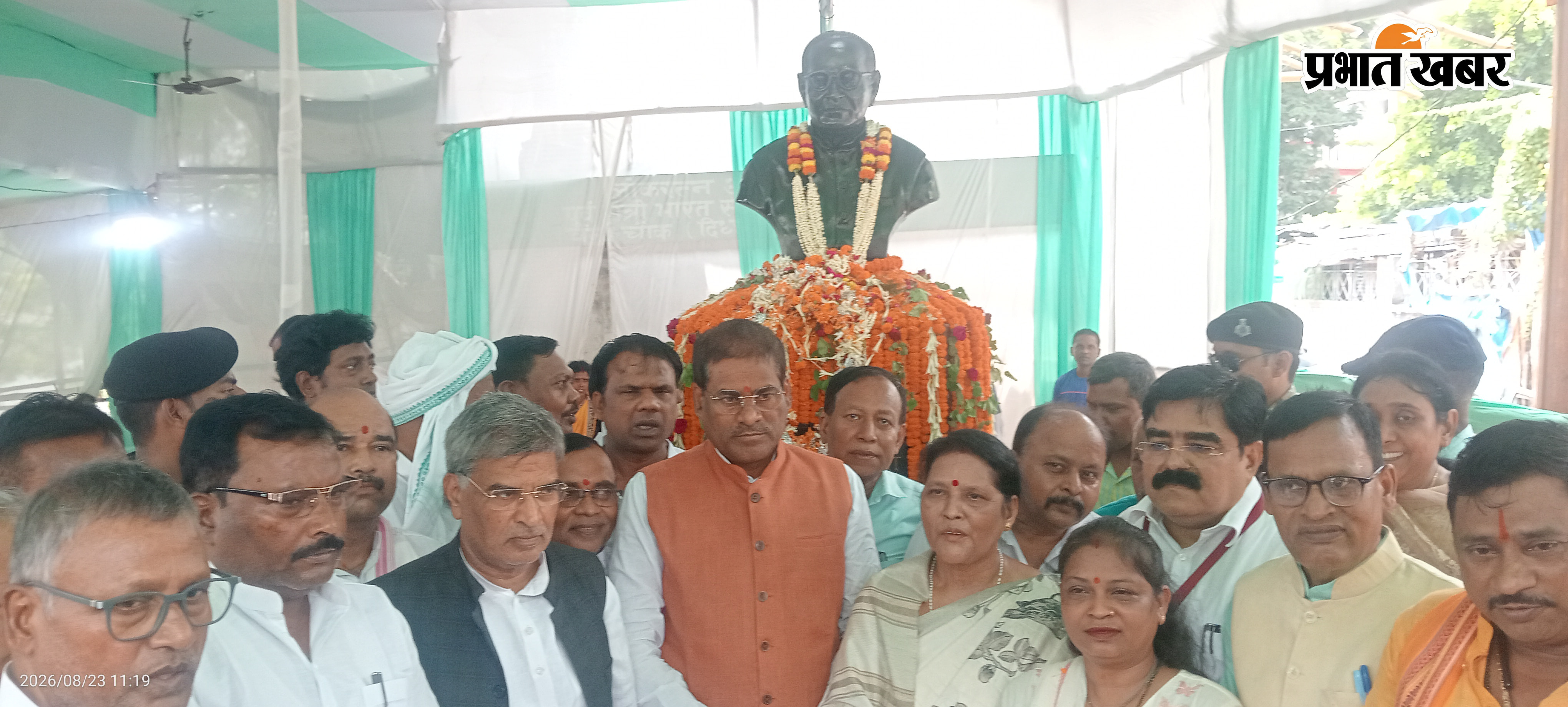 फोटो- गया- कार्यक्रम में शामिल बिहार सरकार के मंत्री प्रमोद चंद्रवंशी व अन्य | Prabhat Khabar Network