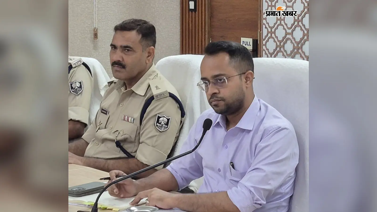 मिलाद-उन-नबी पर्व को लेकर विधि-व्यवस्था, शांति व व्यवस्था को लेकर डीएम ने की समीक्षा बैठक