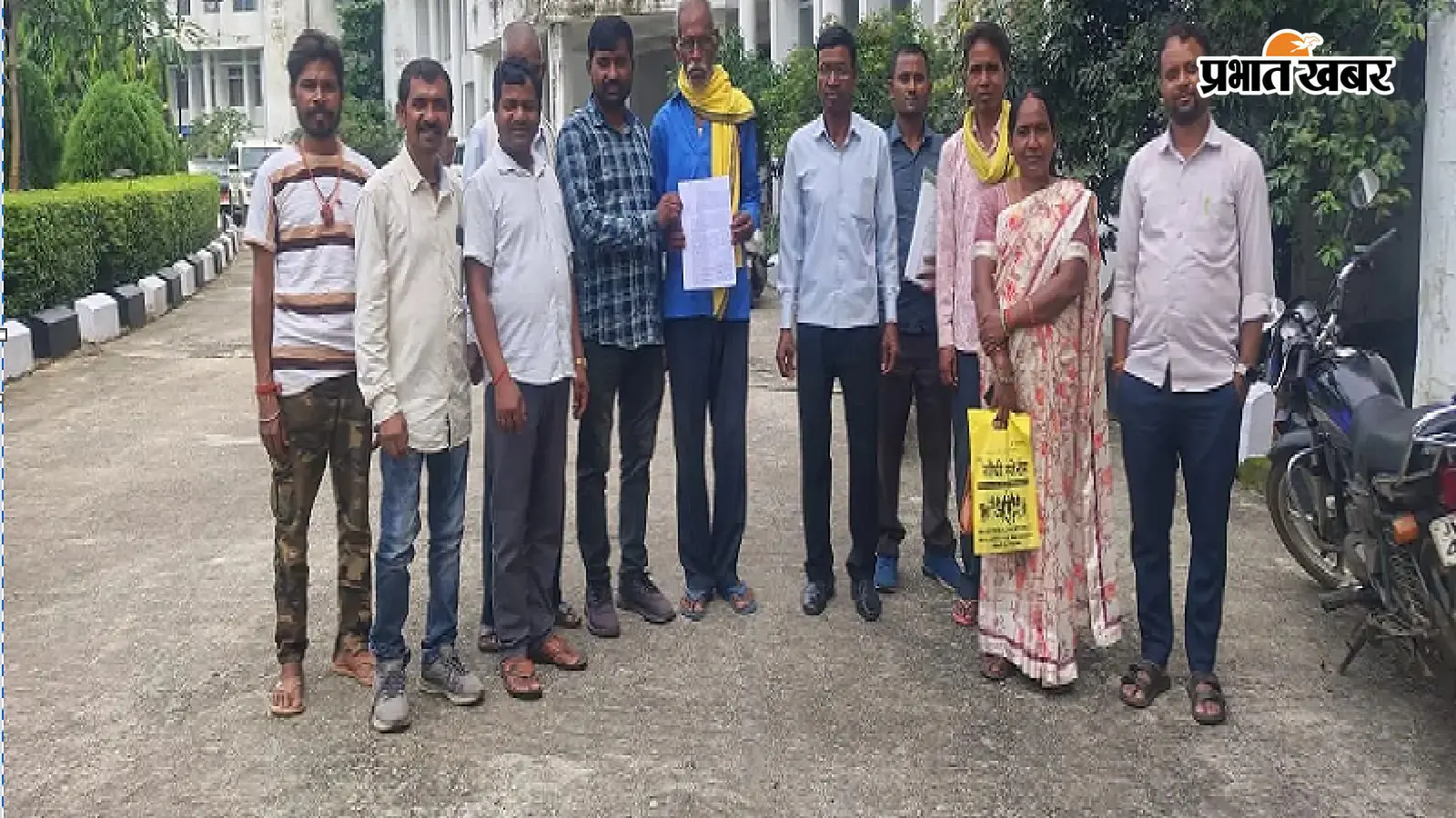 रामगढ़ में नेचुरल गैस पाइपलाइन के लिए जमीन अधिग्रहण का विरोध, ग्रामीणों ने गांव के बाहर से पाइपलाइन बिछाने की मांग की