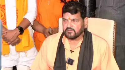 बाबा रामदेव पर बृज भूषण का तंज, बोले- आंदोलन करो, लेकिन इस बार सलवार पहनकर मत भागना