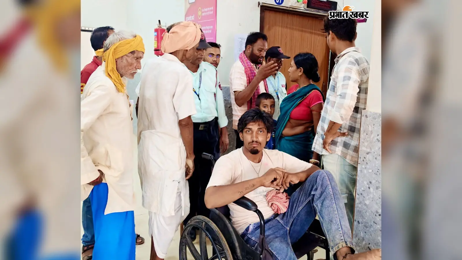 कटोरिया में तेज रफ्तार बाइक ने स्कूटी को मारी सीधी टक्कर, महिला समेत तीन गंभीर