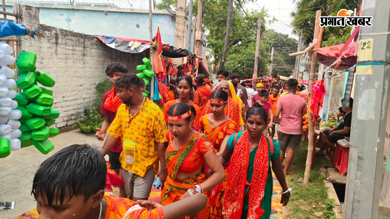 चिलचिलाती धूप और उमस को चीरती शिवभक्तों की अटूट आस्था, बोल बम के जयकारों से गूंजे शिवालय  | Prabhat Khabar Network