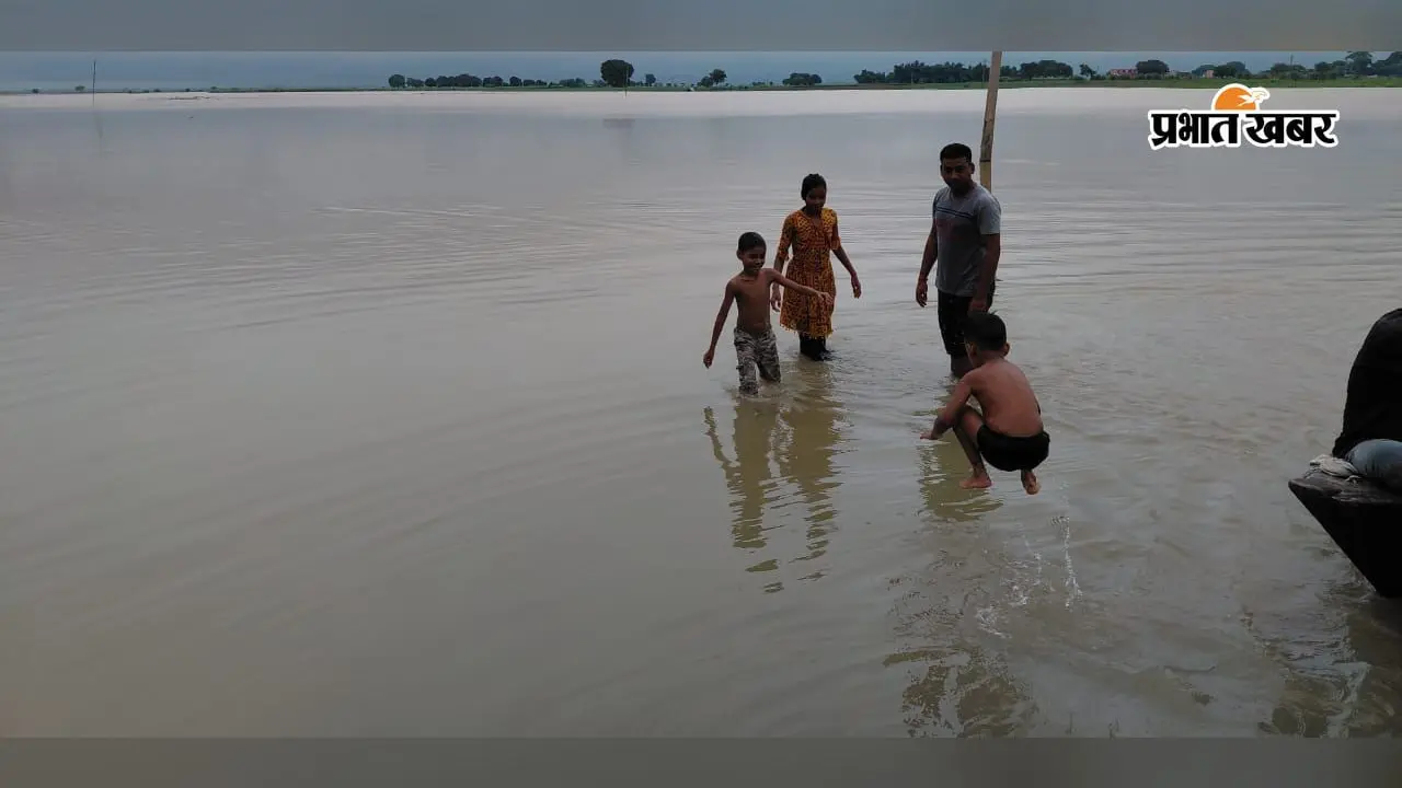 बक्सर में गंगा के बढ़ते जलस्तर से दियारा में बाढ़ का खतरा, दर्जनों गांवों पर मंडराया संकट