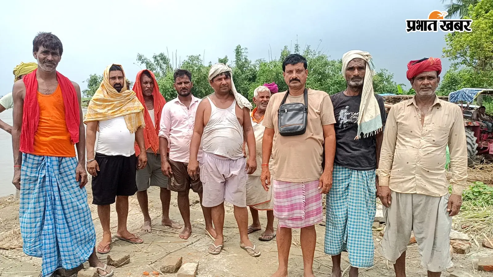 Bettiah News: योगापट्टी में गंडक का कहर, कई घर नदी में समाए, दर्जनों परिवारों पर पलायन का संकट