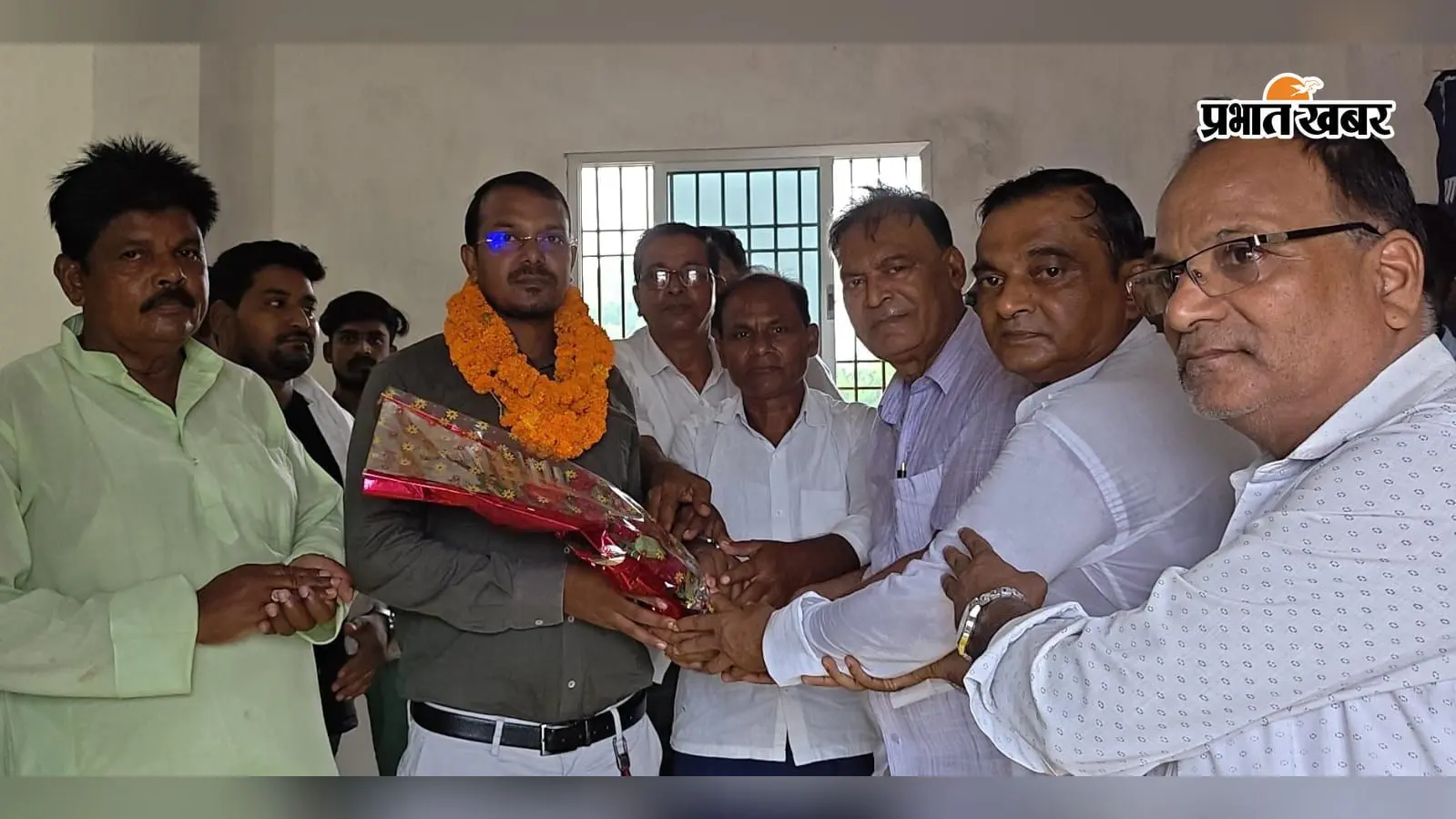 सहायक प्रोफेसर बनने पर संजीत कुमार का सम्मान, शिक्षा को बताया विकास की कुंजी