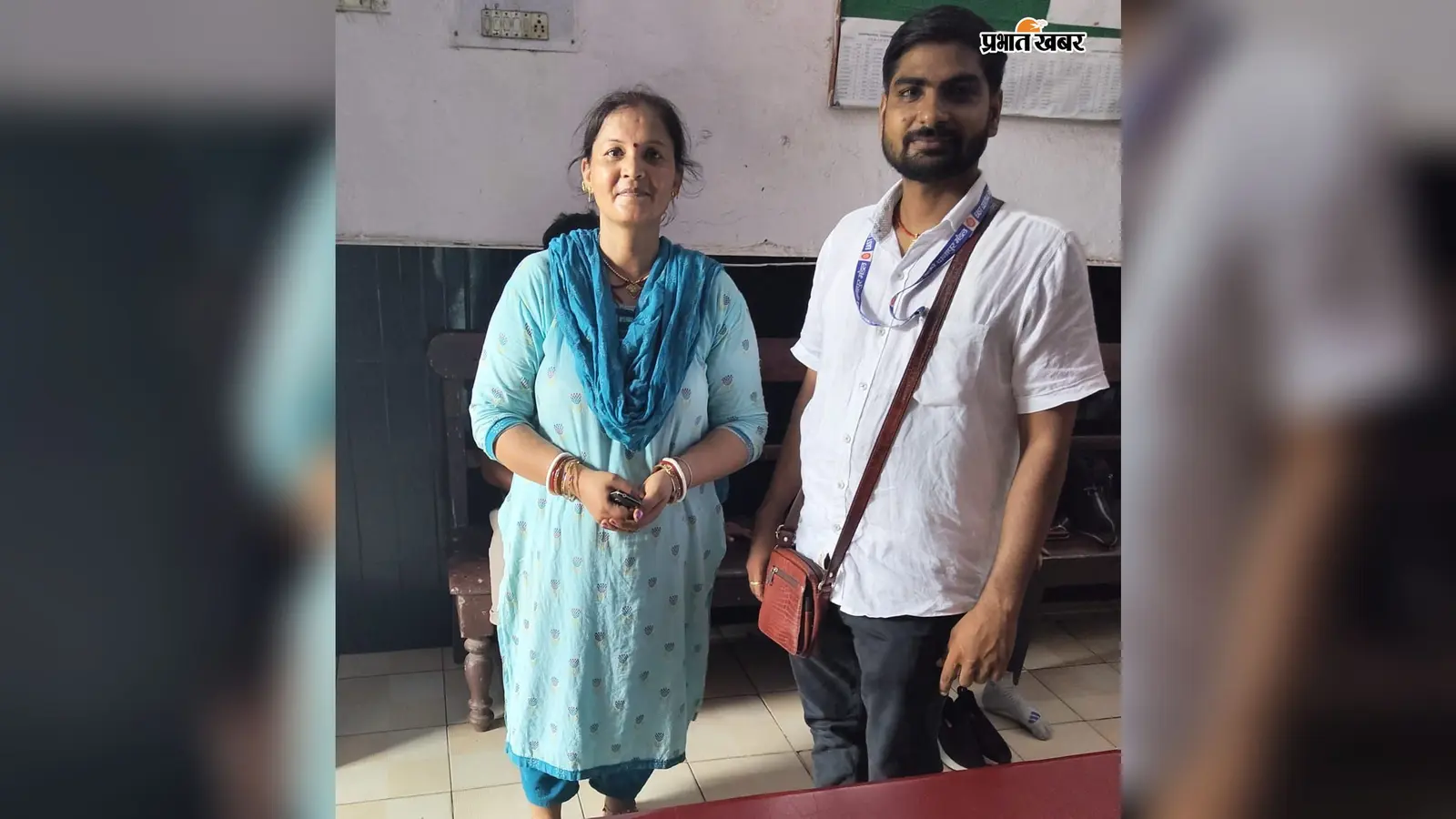 बक्सर: ट्रेन से उतरते ही छूटा सोने के गहनों और नकदी से भरा पर्स, रोती हुई महिला पहुंची TTE कार्यालय; ऐसे वापस मिला सामान