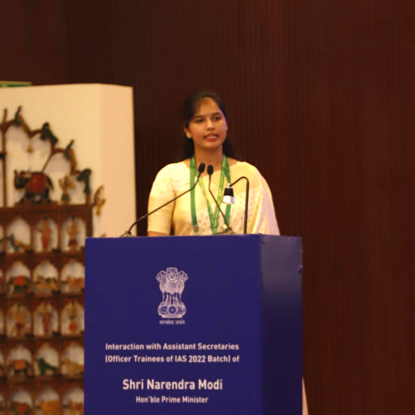IAS श्रेया श्री