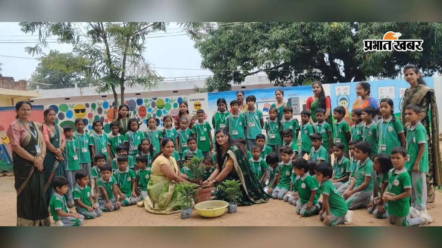 गुरुकुल विद्यालय में ग्रीन डे सेलिब्रेशन, बच्चों ने पौधे लगाए; शिक्षिकाओं ने खेल प्रतियोगिताओं में लिया हिस्सा