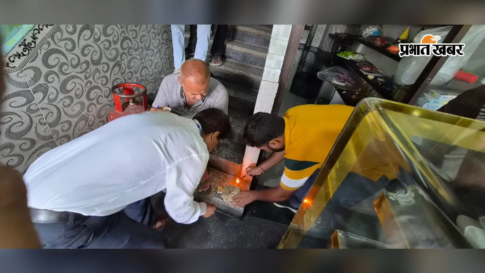 हाजीपुर में 7 मिठाई की दुकानों में छापेमारी, 10 नमूने जांच के लिए भेजे गए