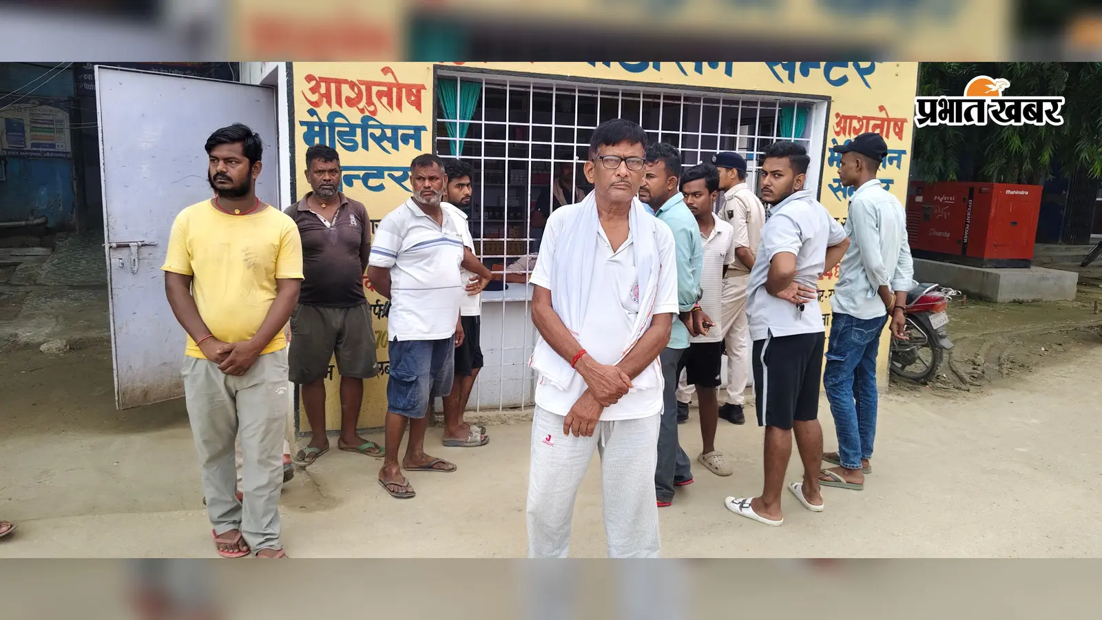 औरंगाबाद में चहारदीवारी के अंदर मिला 40 वर्षीय दुकानदार का शव, जले के निशान से हत्या की आशंका