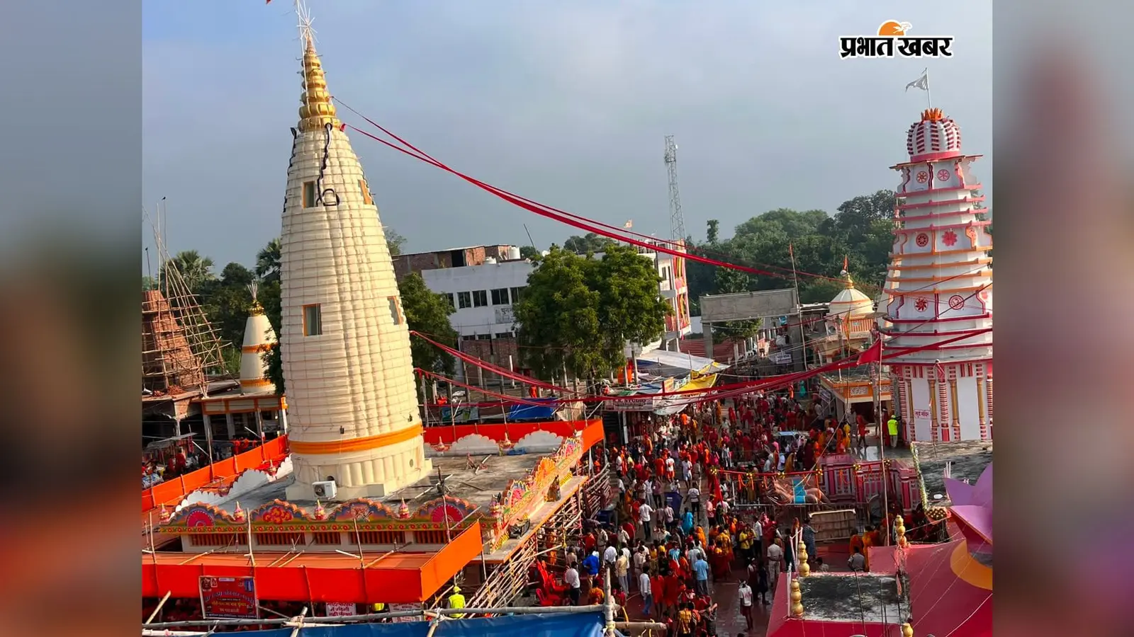 बेगूसराय : सिमरिया से गढ़पुरा तक लगी कांवड़ियों की कतार, रात दो बजे खुले बाबा हरिगिरि धाम के कपाट
