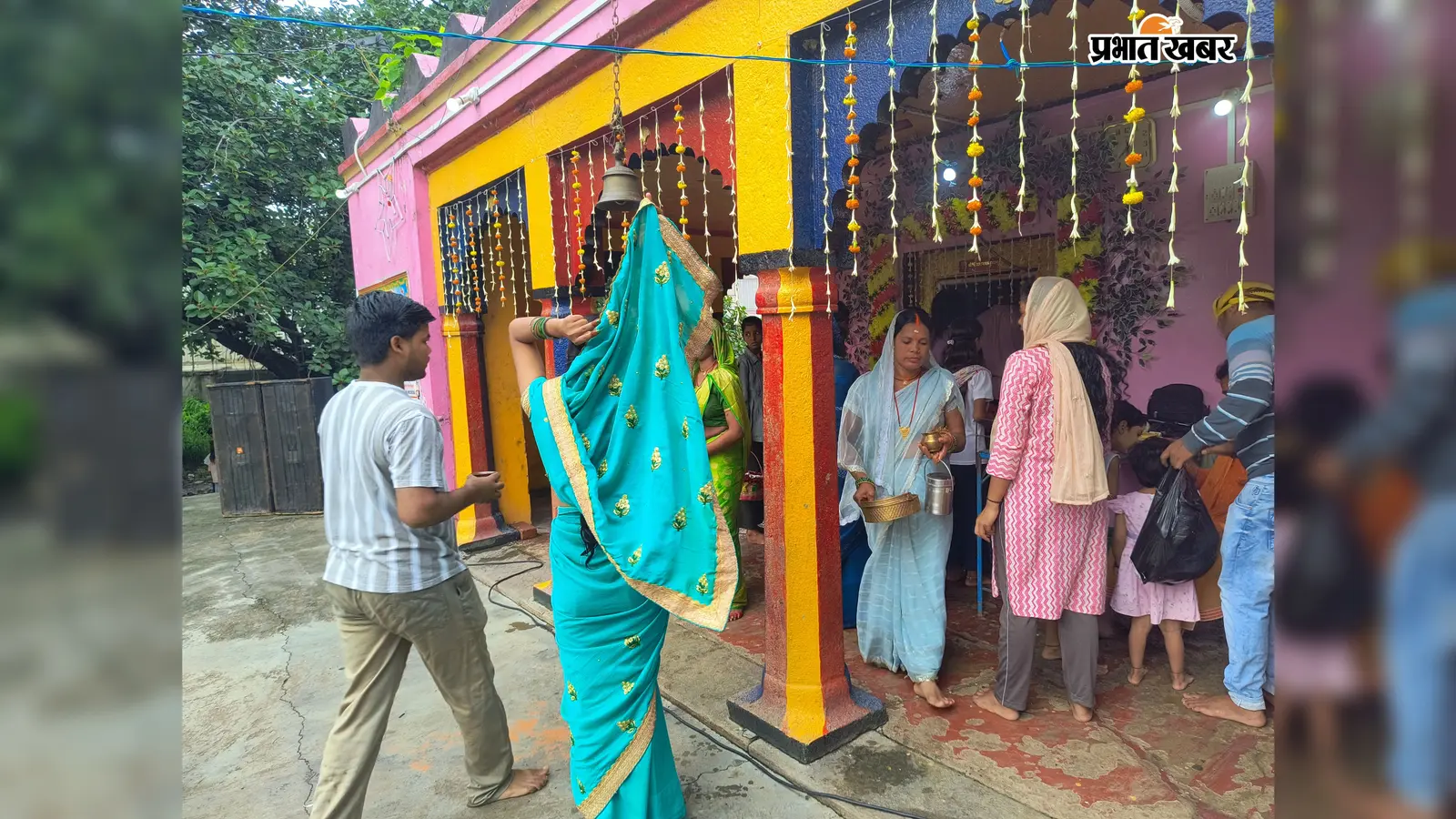 रोहतास: सावन की अंतिम सोमवारी पर प्राचीन शिवमंदिर में उमड़ी श्रद्धालुओं की भीड़, हर-हर महादेव के जयघोष से गूंजा परिसर