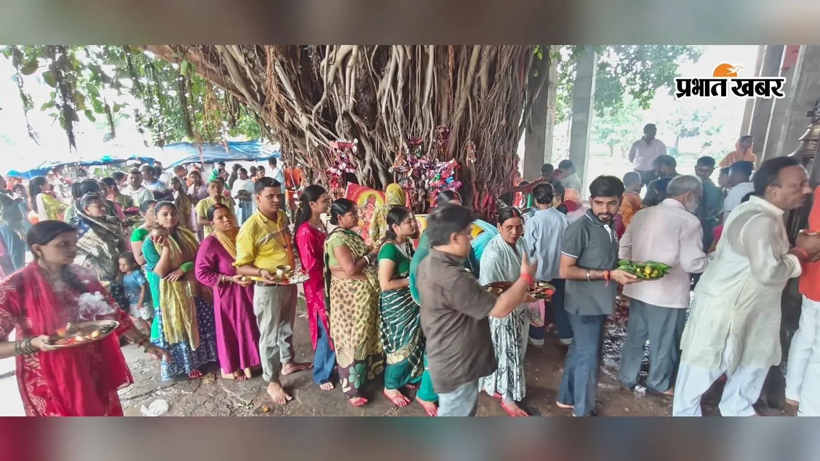 अंतिम सोमवारी पर शिवमय हुआ नवादा, शोभिया समेत सभी मंदिरों में उमड़ी आस्था की भीड़