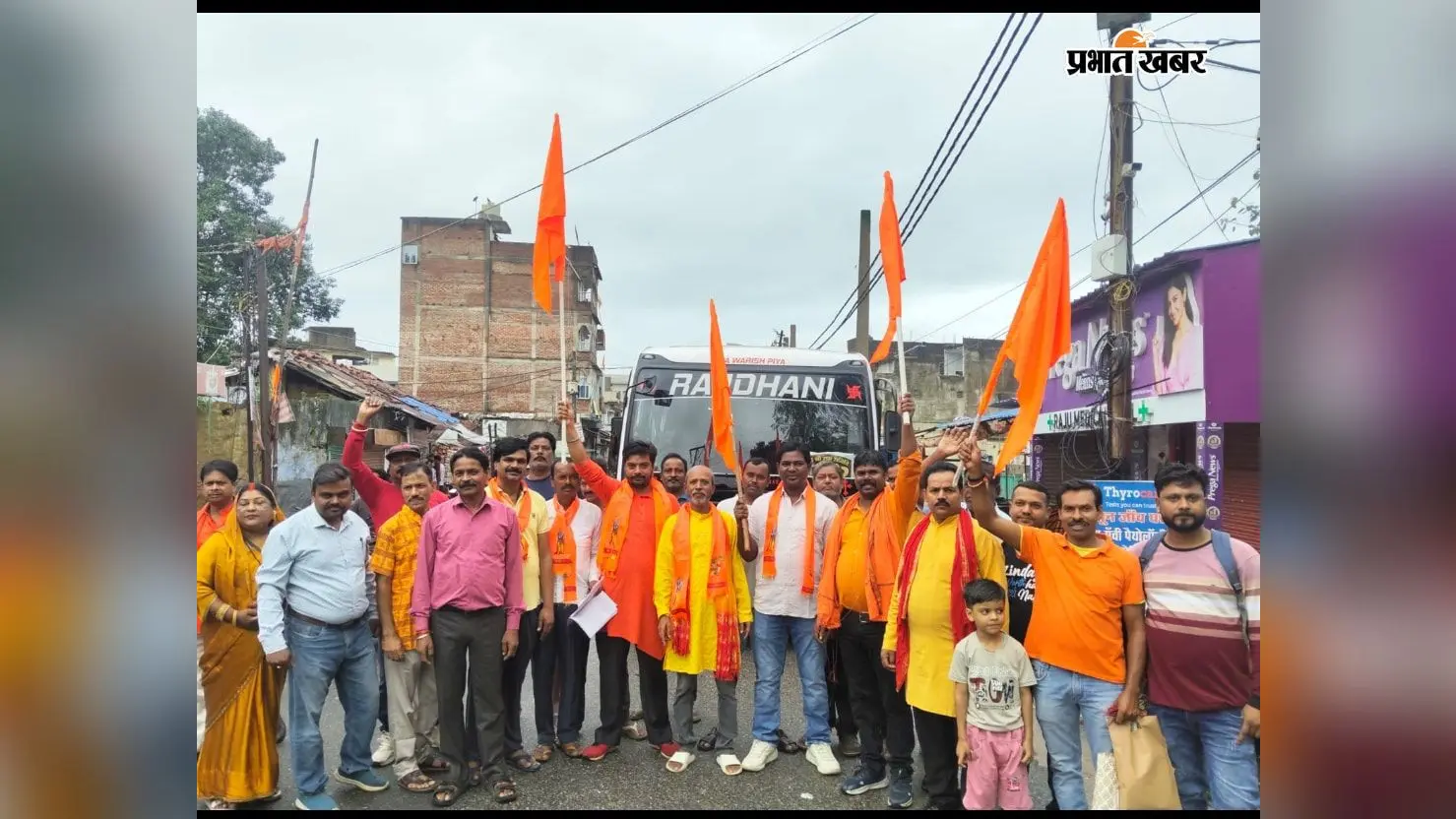देव मंदिर और उमंगा धाम में उमड़ा आस्था का सैलाब, श्रद्धालुओं ने की सुख-शांति की कामना
