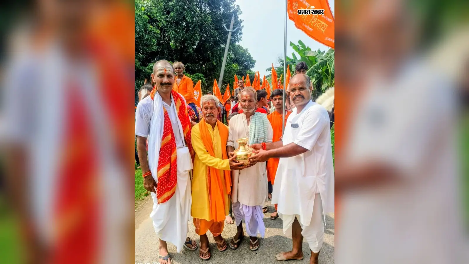 सीवान में हर-हर महादेव के जयघोष के साथ निकली भव्य कलशयात्रा, प्रज्वलित हुए 1001 घी के दीप
