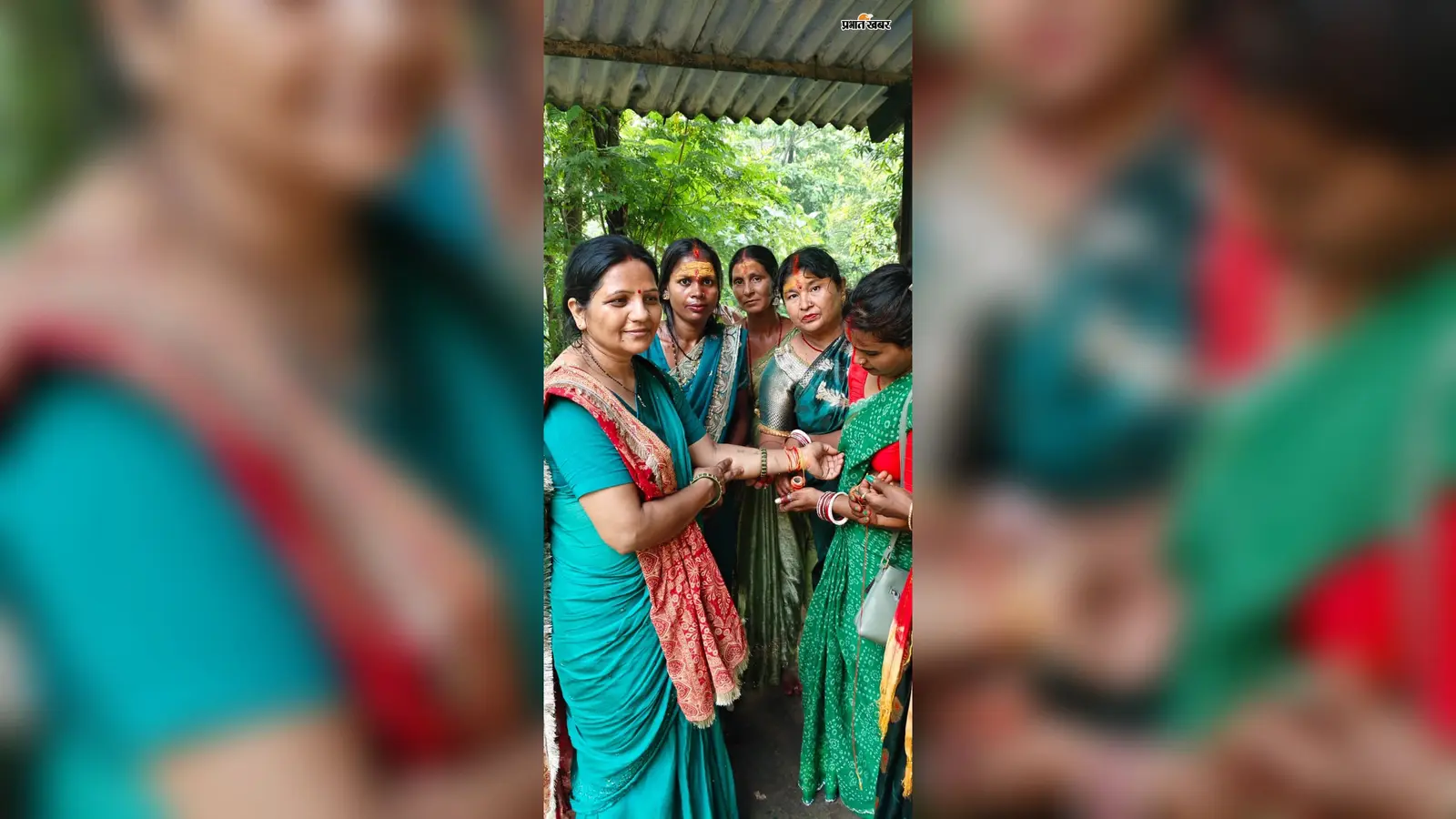 सोनाटांड़ में बहनों ने पेड़ों को बांधा रक्षा सूत्र, संस्कृति व संस्कार के संरक्षण का लिया संकल्प