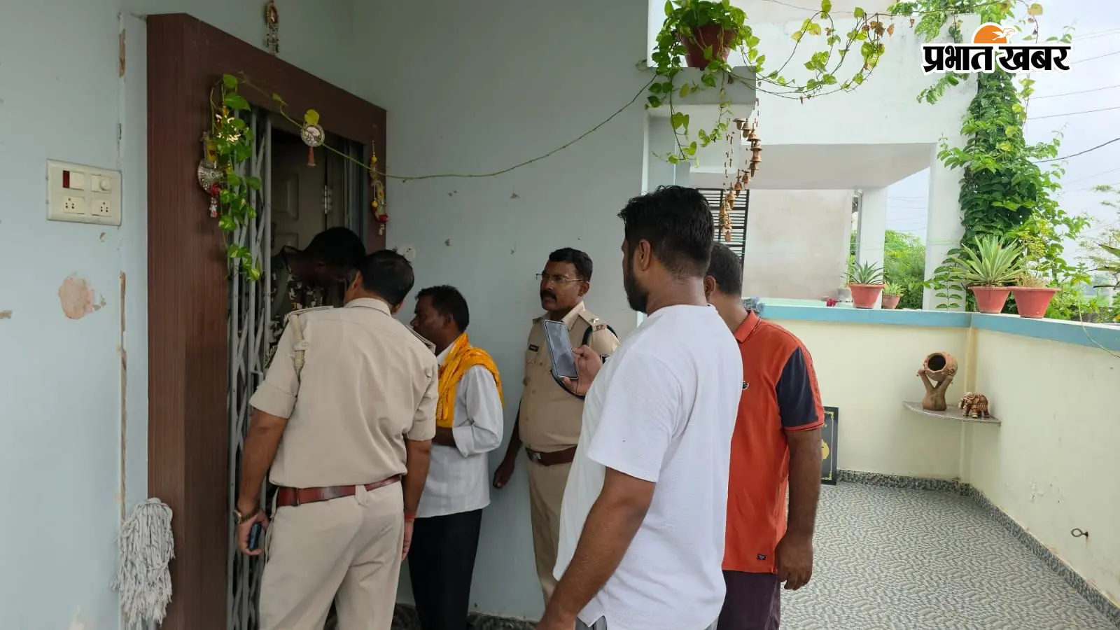 औरंगाबाद: बिहार कांग्रेस प्रदेश अध्यक्ष राजेश कुमार के आवास में चोरी का प्रयास, ताला काटकर घुसे चोर, कांग्रेस नेता ने कानून-व्यवस्था पर उठाये सवाल