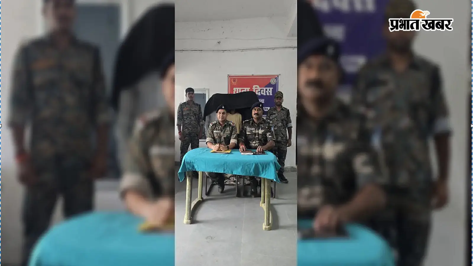 हंटरगंज में सरकारी जलमीनार से सोलर प्लेट और मोटर खोलते पकड़े गए तीन युवक, ग्रामीणों ने पुलिस को सौंपा