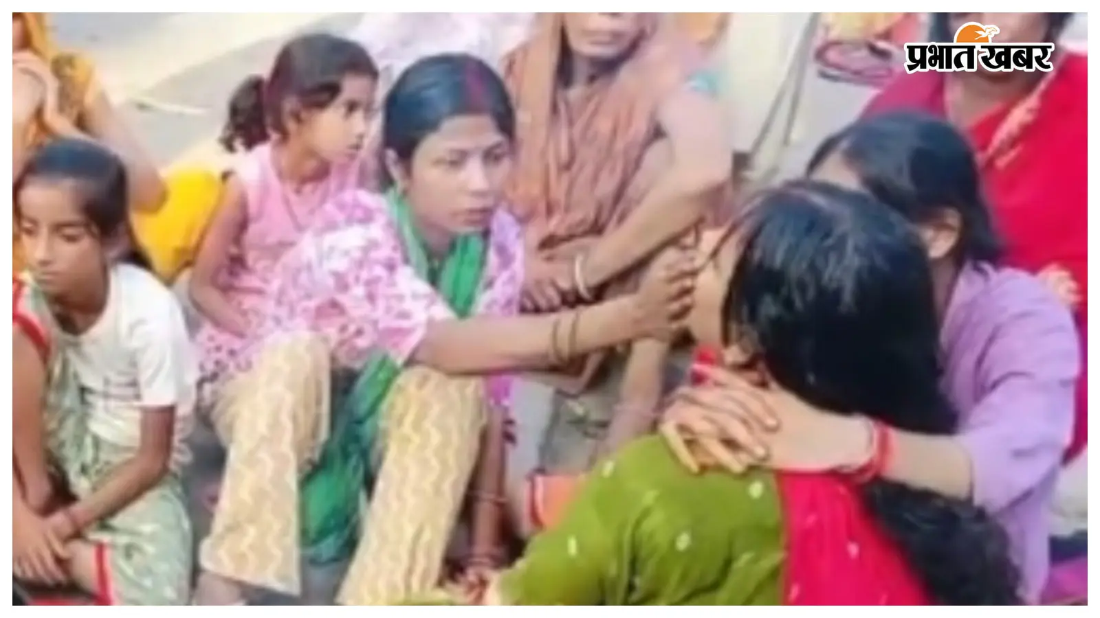 रेलिंग तोड़कर पुल से नीचे गिरी बाइक, दर्दनाक हादसे में एक युवक की मौत, एक गंभीर